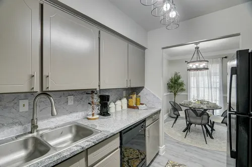 San Marino Apartments Photo 1