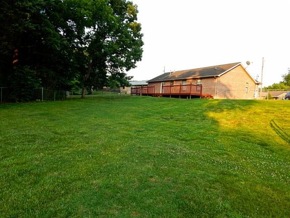 3rd image of 805 Josepi Dr