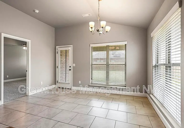 971 Redfree Dr — Photo 9