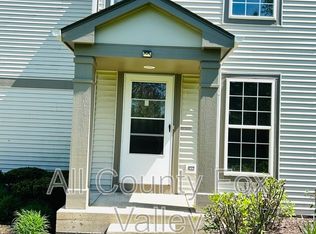 1158 Pennsbury Ln, Aurora, IL 60502