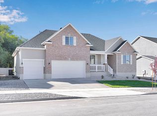 2068 E Dolan Dr, Lake Point, UT 84074