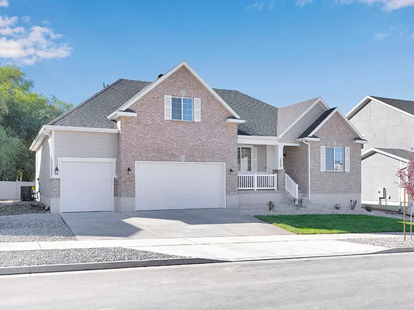 2068 E Dolan Dr, Lake Point, UT 84074