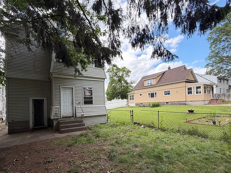250 Elm St #1 — Photo 19