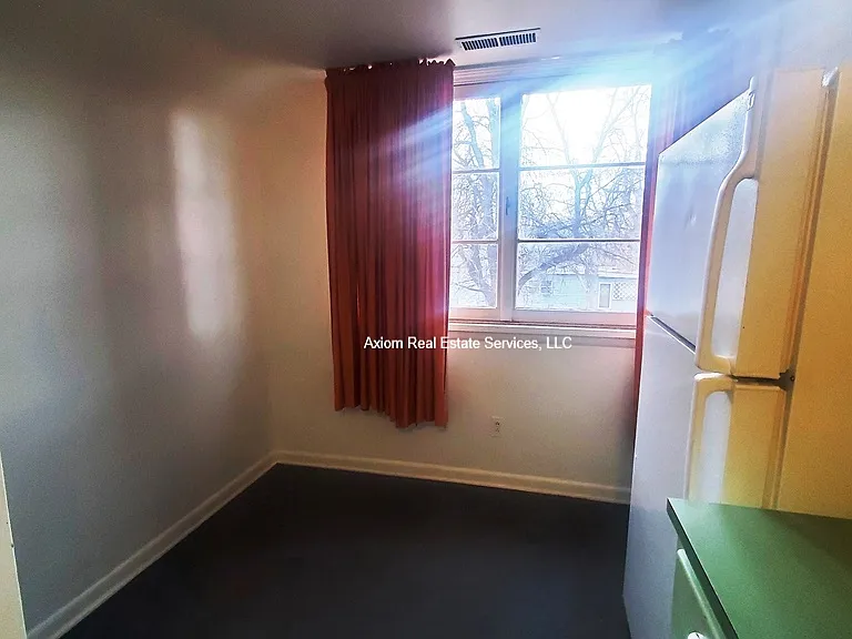 307 S 8th St #3 — Photo 9