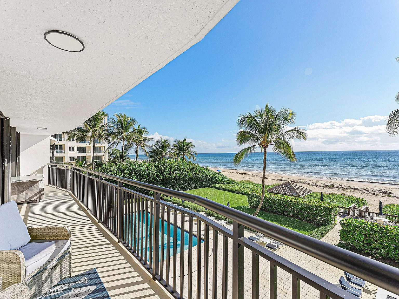 2 bed, 2.0 bath, 1276 sqft, $7,300 — Photo 3