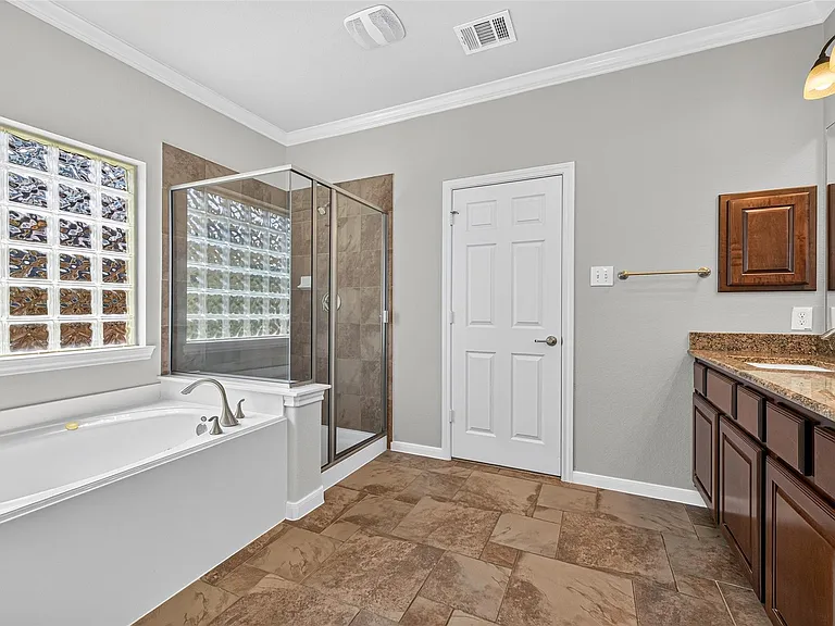 50 Vershire Cir — Photo 42