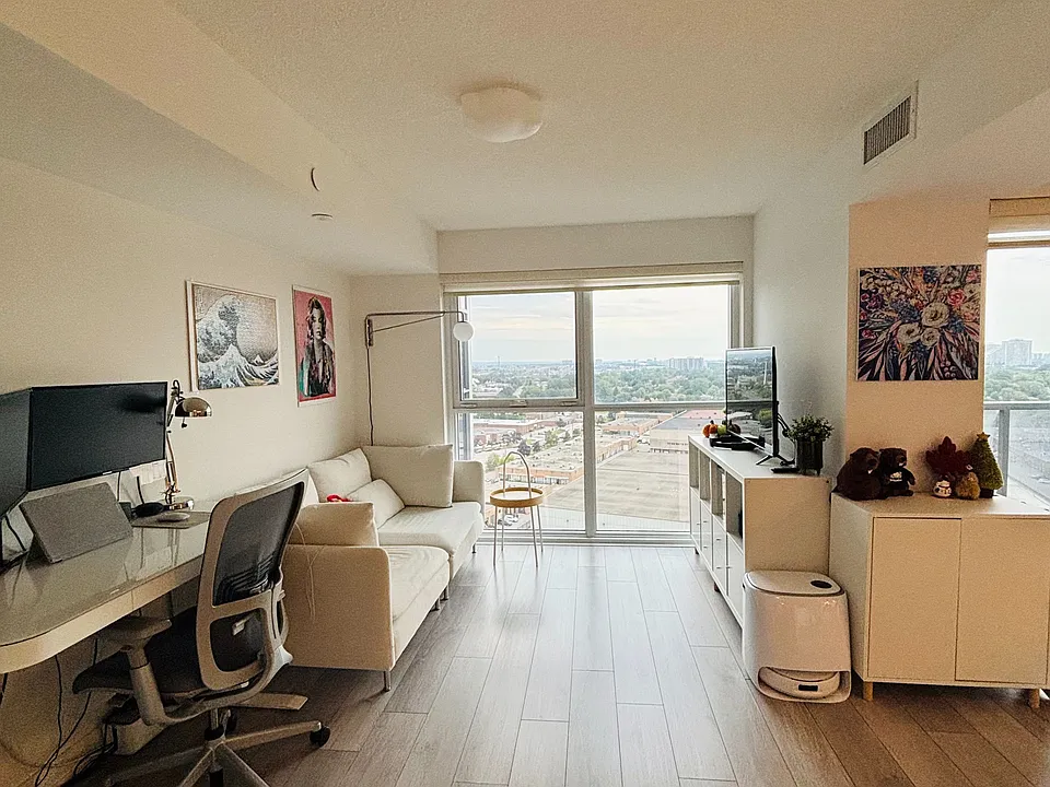 225 Village Green Sq #1809