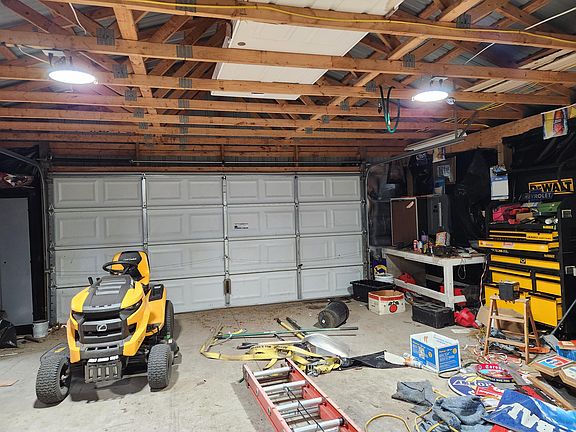 4th image of 6266 Lakeshore Dr