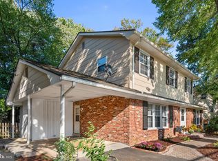 9602 Braddock Rd, Fairfax, VA 22032