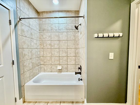 5th image of 1800 Wilson Blvd #435
