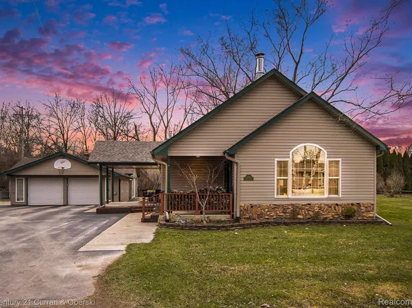 21308 Harriet St, Romulus, MI 48174