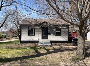 2711 47th St, Moline, IL 61265