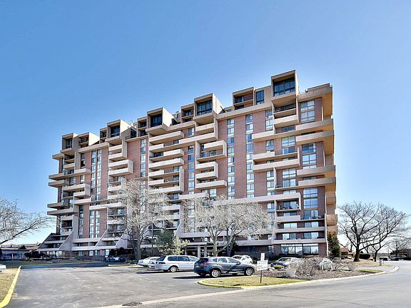 2nd image of 465 W Dominion Dr Unit 504