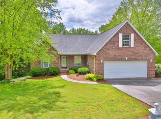 590 Bona Vista Ln, Lenoir City, TN 37771