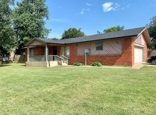 10251 Le Jean Dr, Midwest City, OK 73130