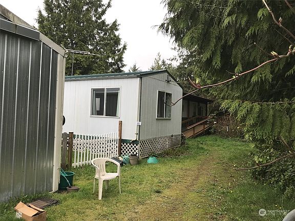 adu and shop corner>