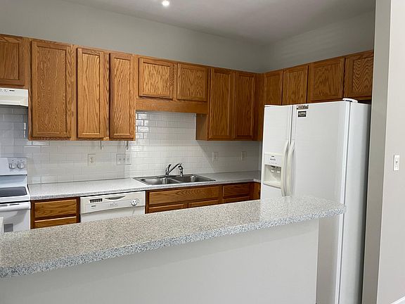 5th image of 334 Marie Way