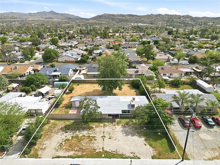 40861 Whittier Ave — Photo 31