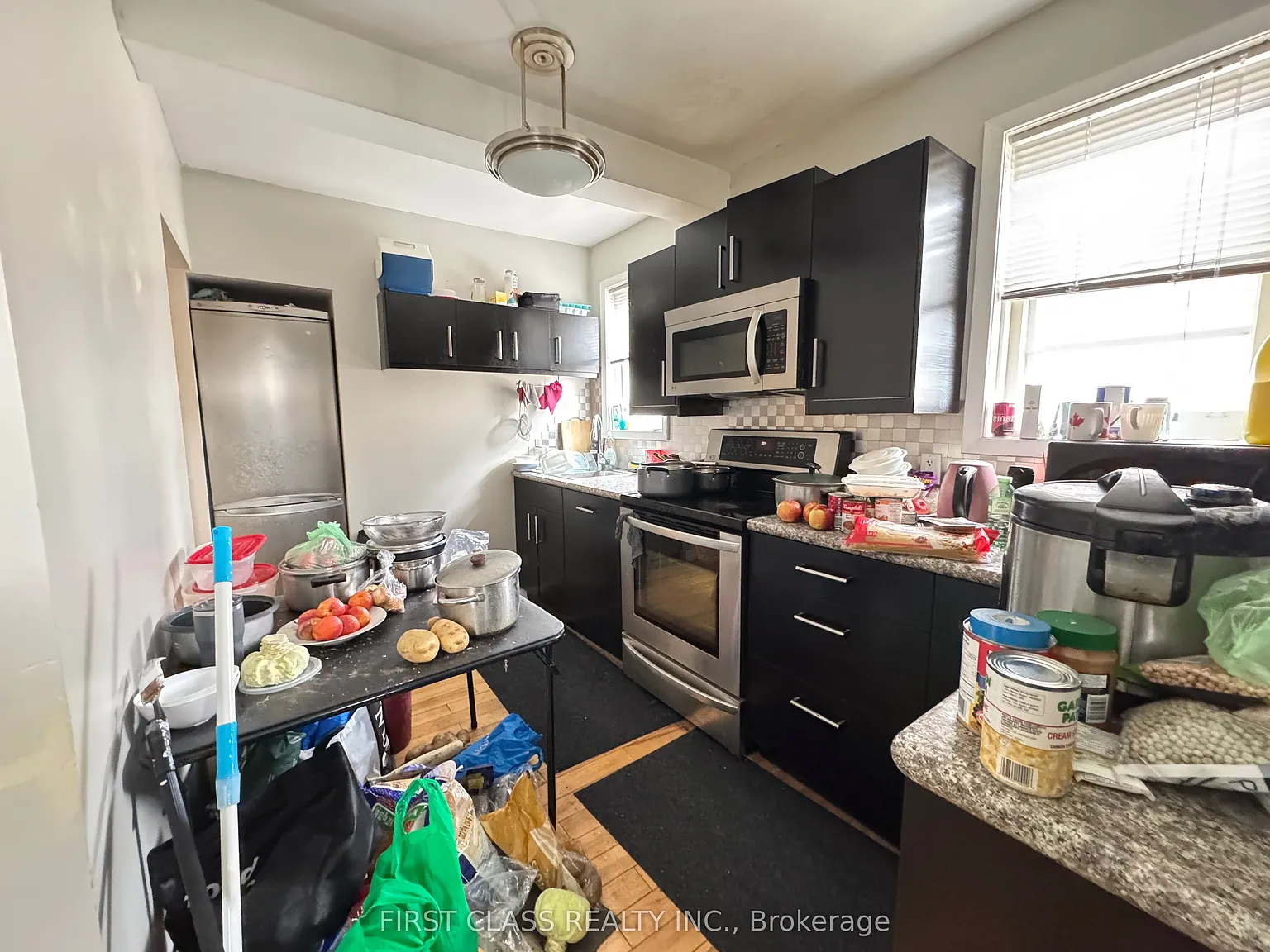1 bed, $1,000 — Photo 2