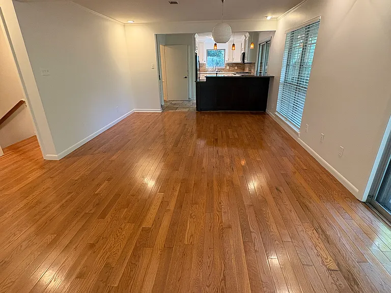 2620 N Taylor St — Photo 4