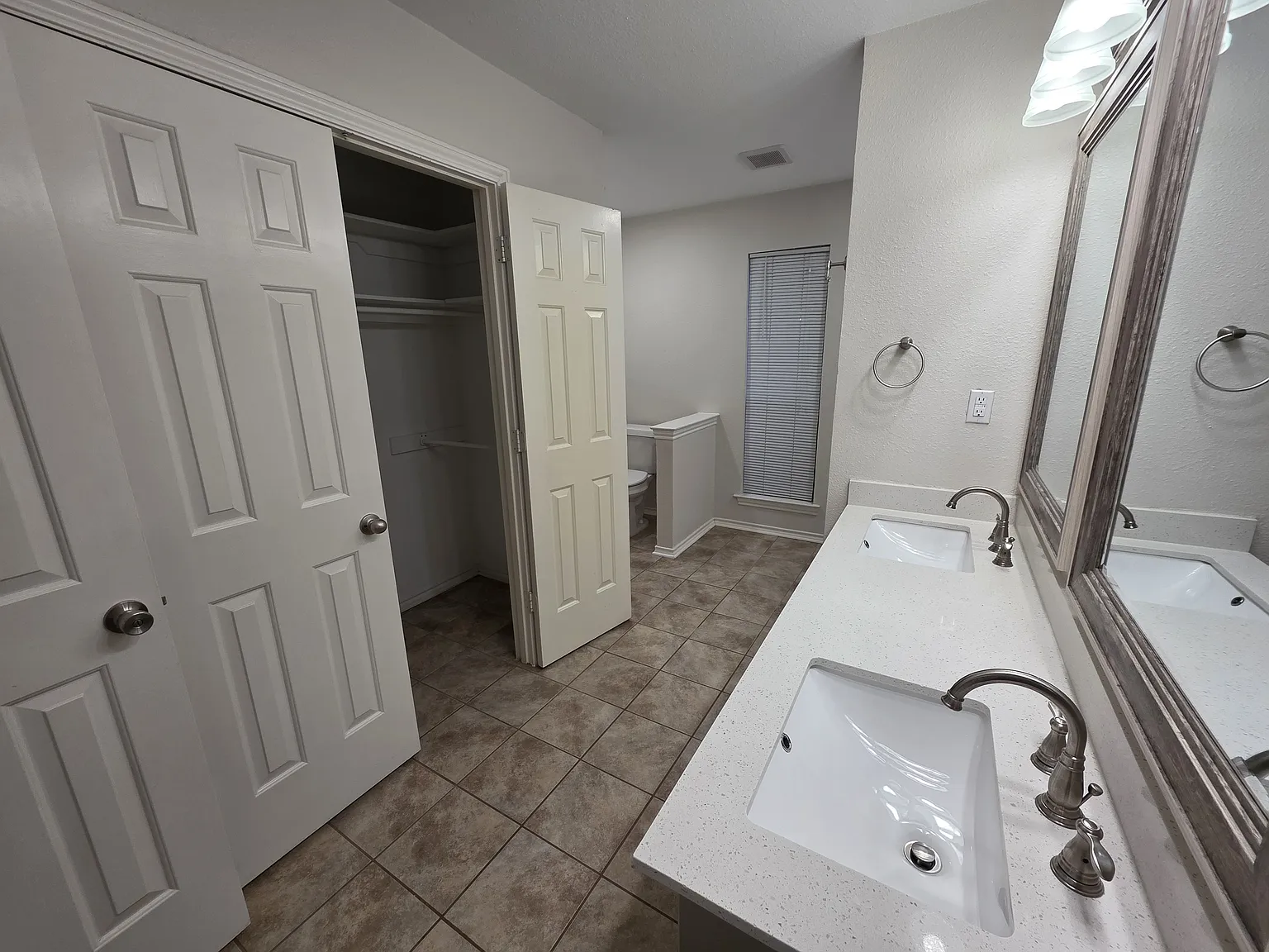 3 bed, 1513 sqft, $2,182 — Photo 2