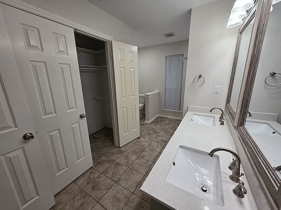 2nd image of 277 Gardenview St