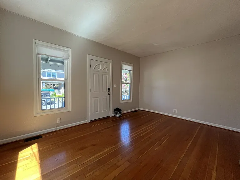 610 NE 79th Ave — Photo 15