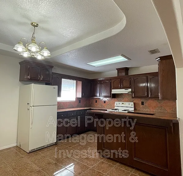 1712 Phoenix St #3 — Photo 5