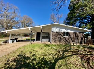 1037 Huntington Ln, Shreveport, LA 71106