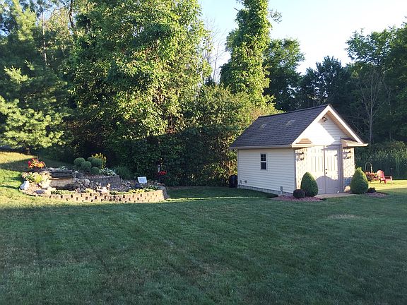 5th image of 887 Mayfield Dr