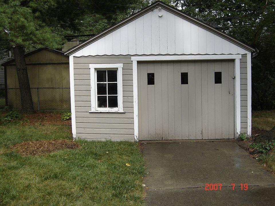 2nd image of 340 Flowerdale St