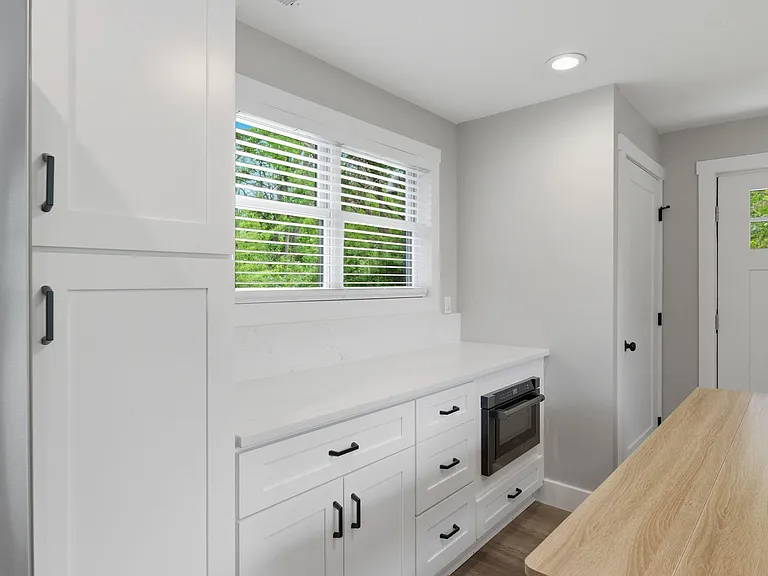 1253 W Main St — Photo 9
