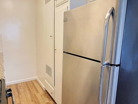 5th image of 4028 Inglewood Blvd #207