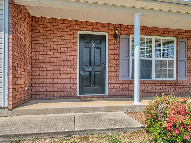 1036 Cheryl Ln — Photo 4
