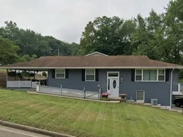 1865 Kenilworth Ave, Coshocton, OH 43812