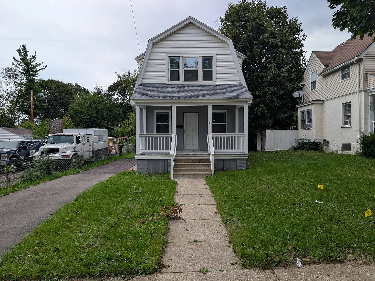 2 bed, 950 sqft, $1,075 — Photo 2