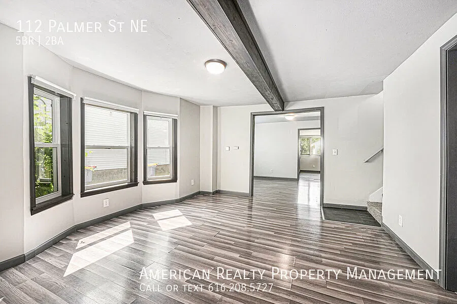 5 bed, 1608 sqft, $2,300 — Photo 2