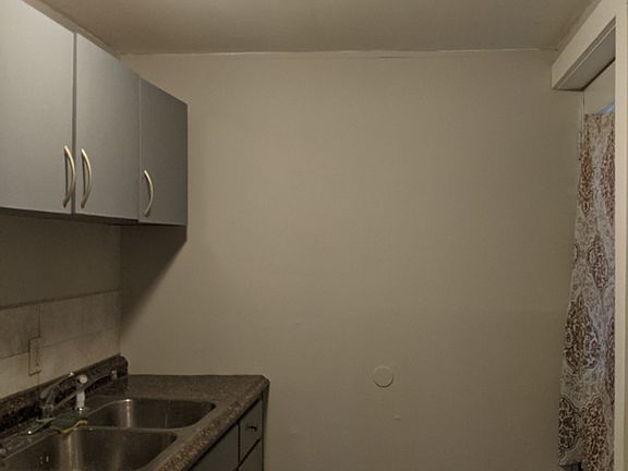 4th image of 9-11 N 4th St #9