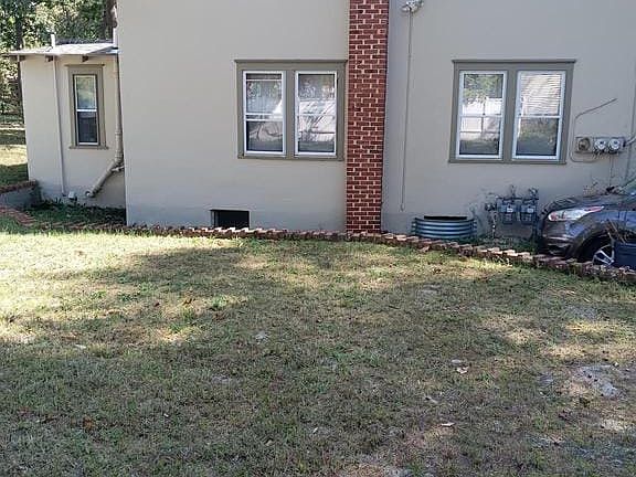 2nd image of 11 W Cloverdale Ave Unit A