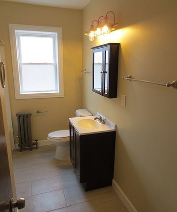 5th image of 6759 S Artesian Ave #1