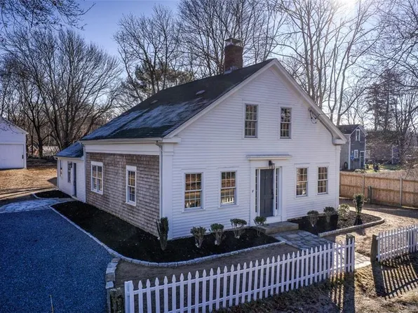 17 Reed Rd, Westport, MA 02790