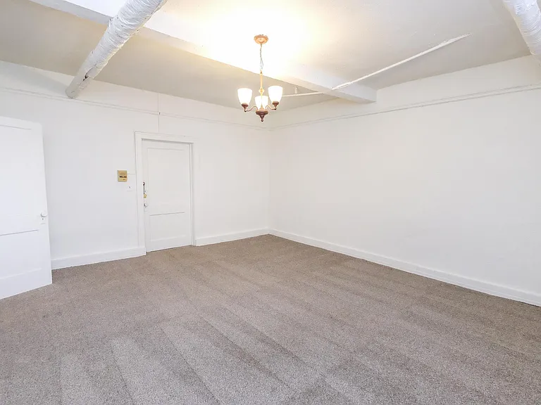 Pleasant Avenue Apartments — Photo 13