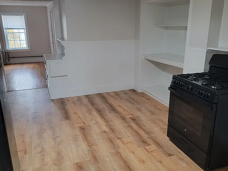 102 Mechanic St #4 — Photo 6