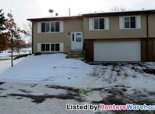 4677 Ridge Cliffe Dr, Eagan, MN 55122