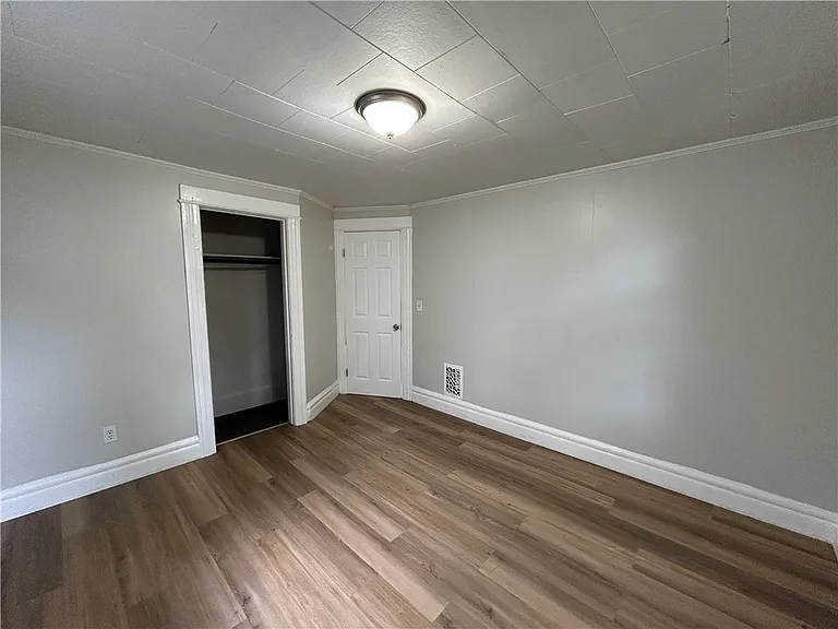 42 Villa St #UPPER — Photo 8