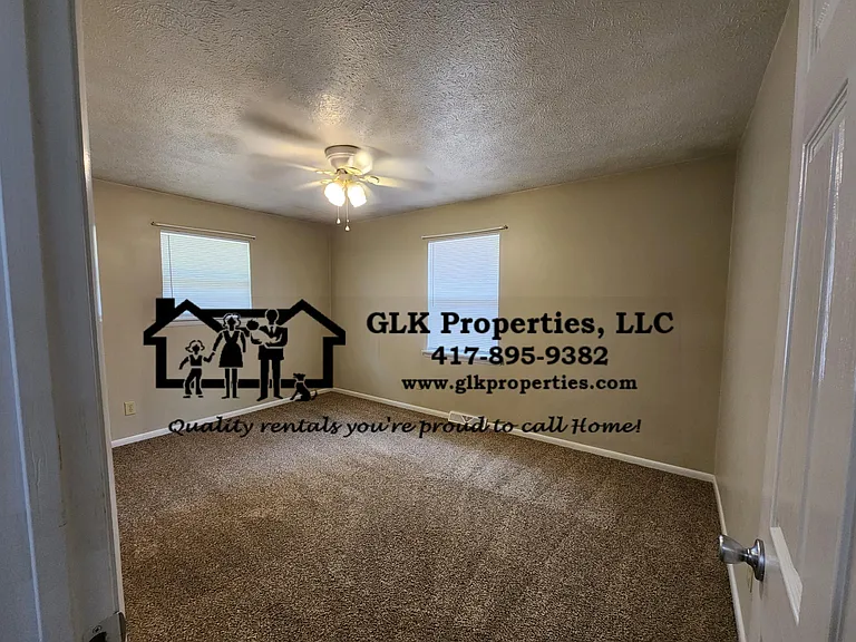 302 N Burton Ave — Photo 11