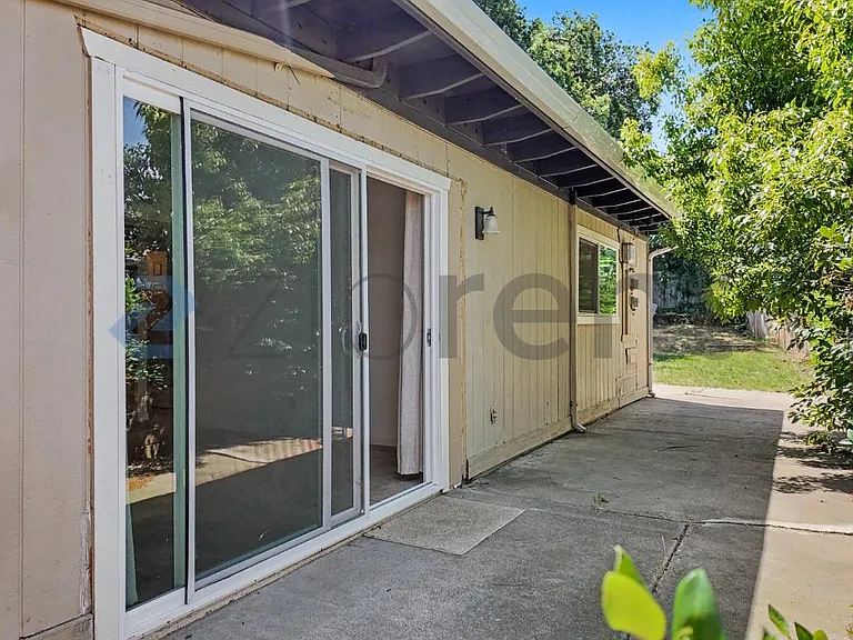 1812 Cirby Way #B — Photo 25