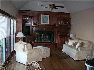 4th image of 17421 Harney St