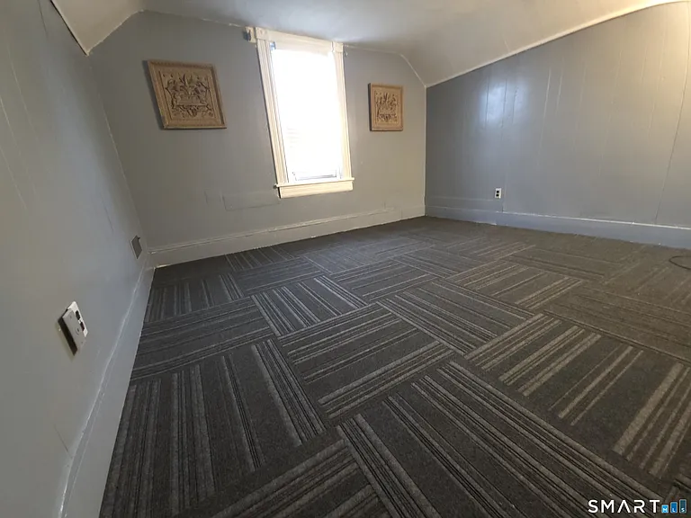 303 Newtown Ave — Photo 27