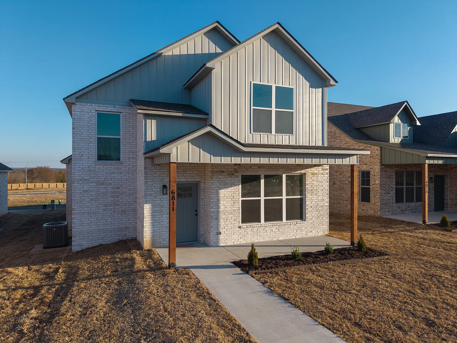 3 bed, 2.5 bath, 1700 sqft, $2,200 — Photo 3